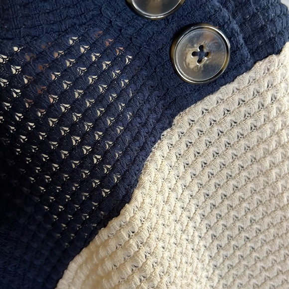 NWOT super cute top - Picture 4 of 5